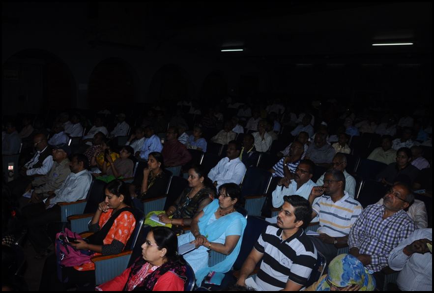 Engaged audience at an investment awareness session